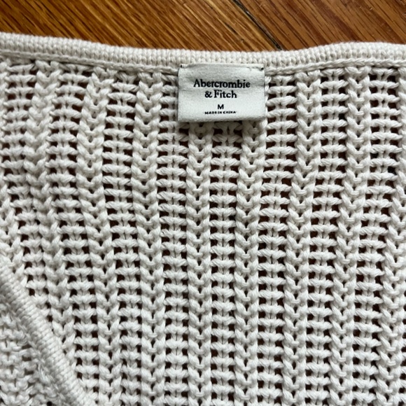 Abercrombie & Fitch White knit sweater size medium - Picture 2 of 5